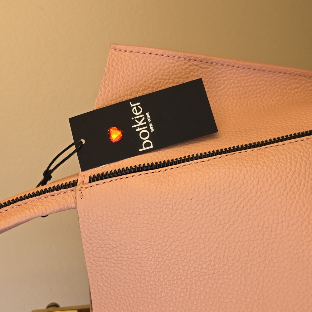 Botkier 💖NWT💖 Stunning Light Pink SOHO Bite Size Purse!💖💖💖 - Picture 4 of 17